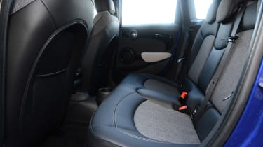 MINI Cooper - rear seats