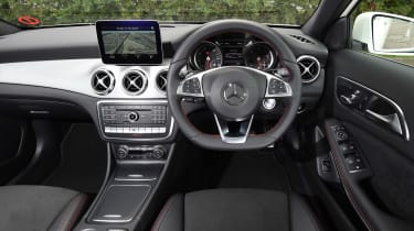 Mercedes GLA facelift - dash