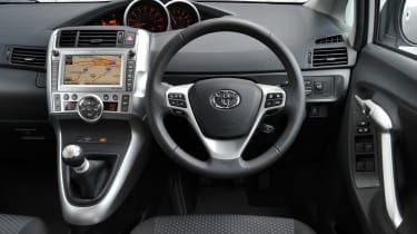 Toyota Verso interior