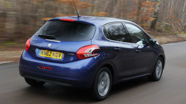 Peugeot 208 rear view