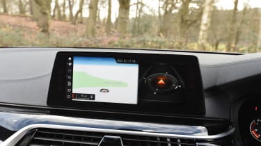 BMW 5 Series 2017 - 540i infotainment