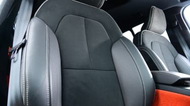 Volvo XC40 - seats