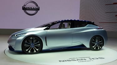 Nissan IDS concept at Tokyo Motor Show - side