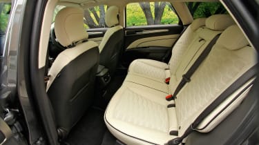 Ford Mondeo Vignale - rear seats