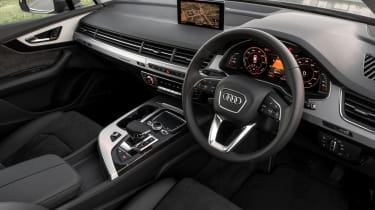 Audi Q7 e-tron 2016 - interior