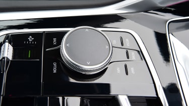 BMW X6 xDrive40i M Sport - iDrive rotary controller