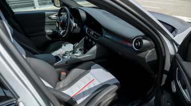 Alfa Romeo Giulia Quadrifoglio Luna Rossa - interior