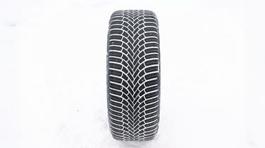Auto Express winter tyre test 2025 - Bridgestone Blizzak 6 