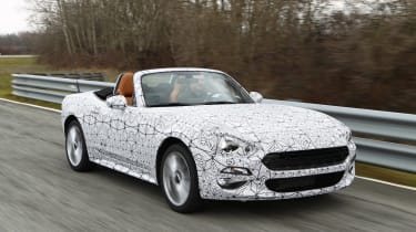 Fiat 124 Spider front tracking 3