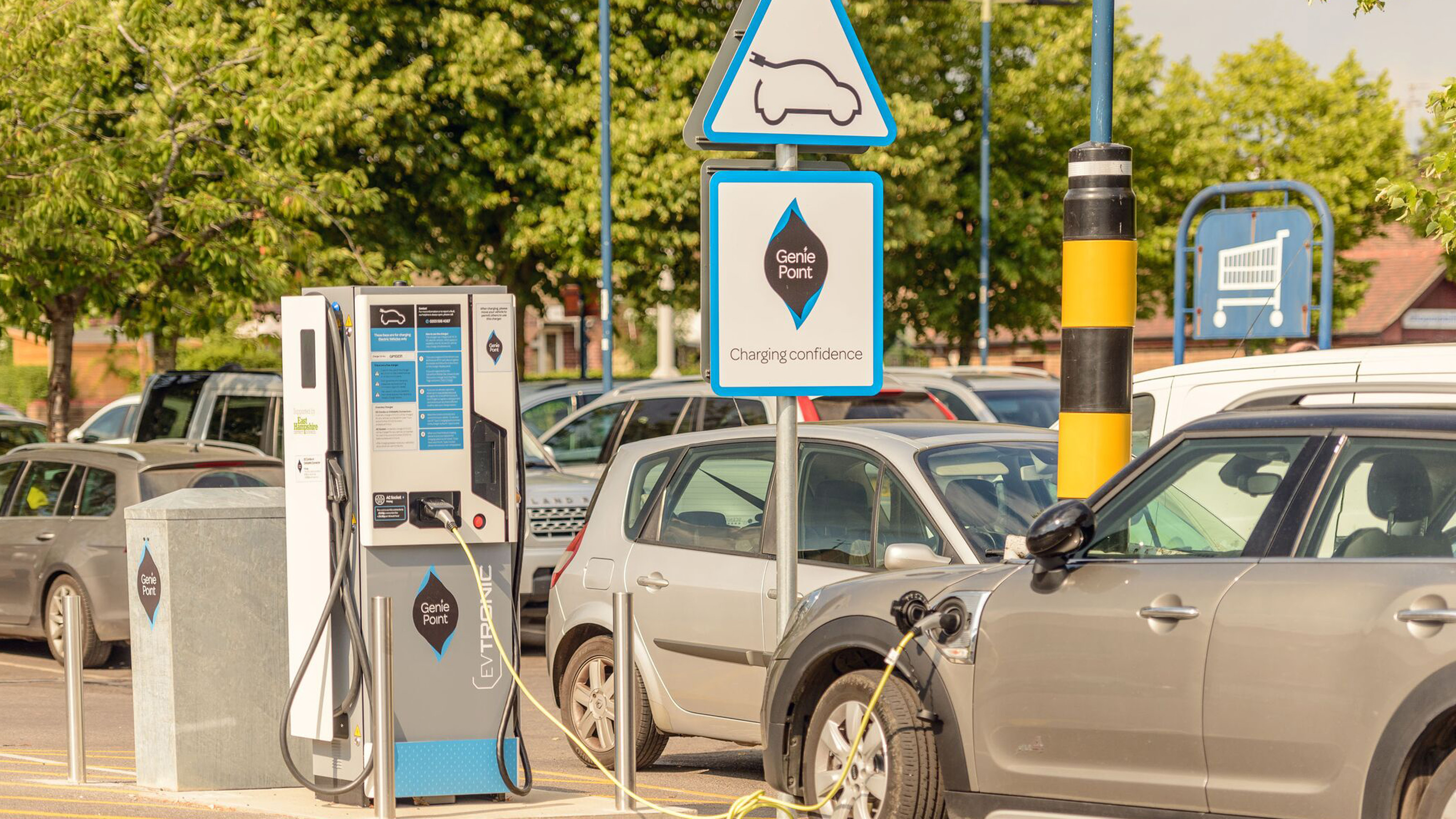 Fast charging or rapid charging? Electric car charger types explained