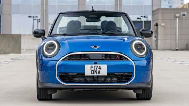 MINI Convertible 2024 - full front