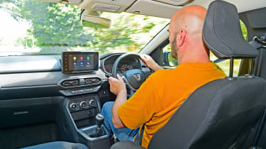 Dacia Jogger long termer - over-shoulder driving