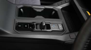 Toyota RAV4 - centre console