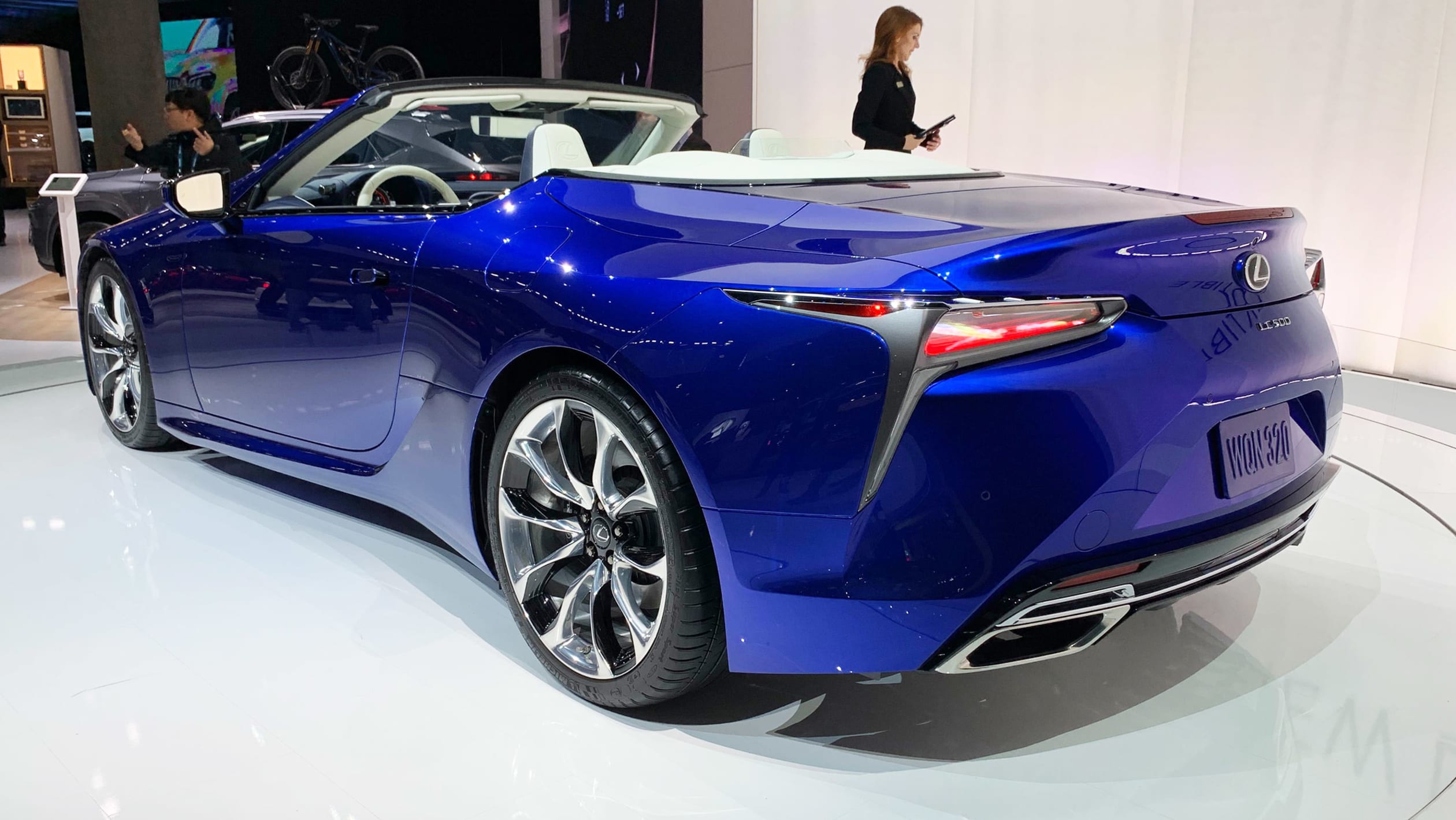 New Lexus LC 500 Convertible launched in LA - pictures | Auto Express