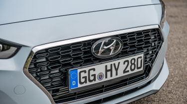 Hyundai i30 Fastback - grille