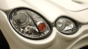 Mitsuoka Orochi headlights