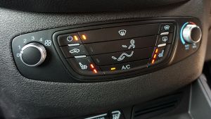 Ford-Transit-Courier-air-con2.jpg