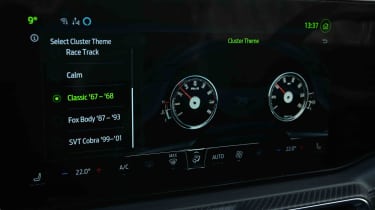 Ford Mustang GT - dials look option screen