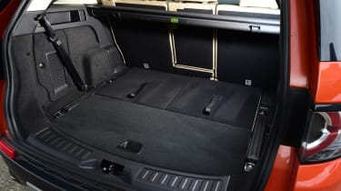 Land Rover Discovery Sport - boot side