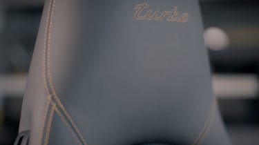Porsche Classic Project Gold - headrest