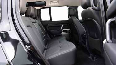 Land Rover Defender 110 County - rear seat