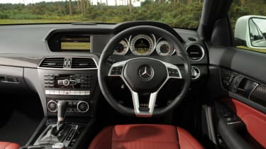 Mercedes C250 CDI Coupe dash