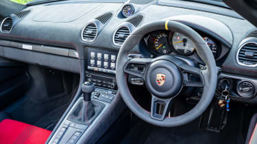 Porsche 718 Spyder RS - dashboard