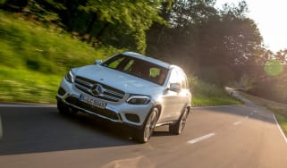 Mercedes GLC 350e - front tracking