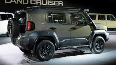Toyota Land Cruiser FJ - green rear 3/4