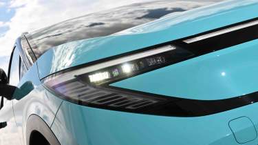 Nissan Leaf - head light detail
