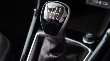 Volkswagen T-Cross Move - gearstick