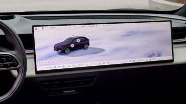 Mazda CX-6e - screen