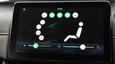 MG ZS - touchscreen with climate controls