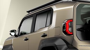 Toyota Land Cruiser FJ - rear profile