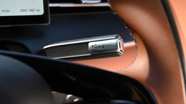 Lepas L8 - drive selector