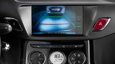 DS 3 hatchback and Cabrio - reversing camera