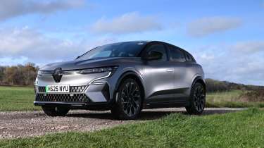 Renault Megane - front static 