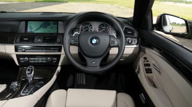 BMW 520d SE dash