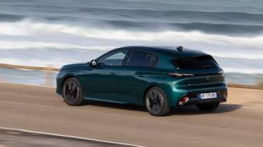 Peugeot E-308 facelift - rear action