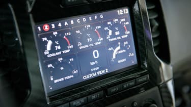 Nissan Juke-R 2.0 - screen