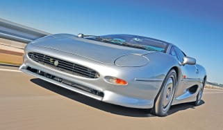 Jaguar XJ220
