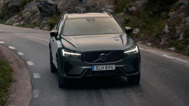 Volvo XC60 facelift - front cornering