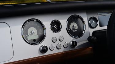 Morgan Plus Four - dials 