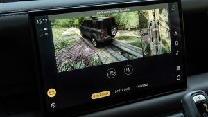 Land Rover Defender V8 - screen