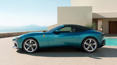 Ferrari Amalfi Spider - side