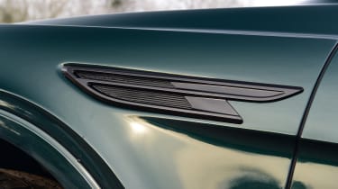 Bentley Bentayga EWB - front n/s wing