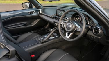 Mazda MX-5 1.5 Sport - dash