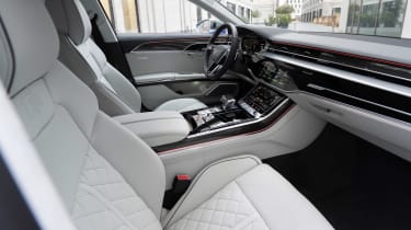 Audi S8 - front seats