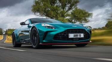 Aston Martin Vantage S - front tracking