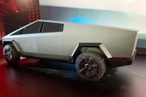 Tesla Cybertruck - reveal side